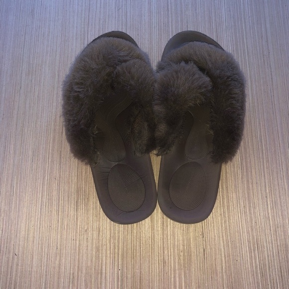 Women's CoFace Brown Fur Slipper Sandals with Rubber Soles - Picture 2 of 12